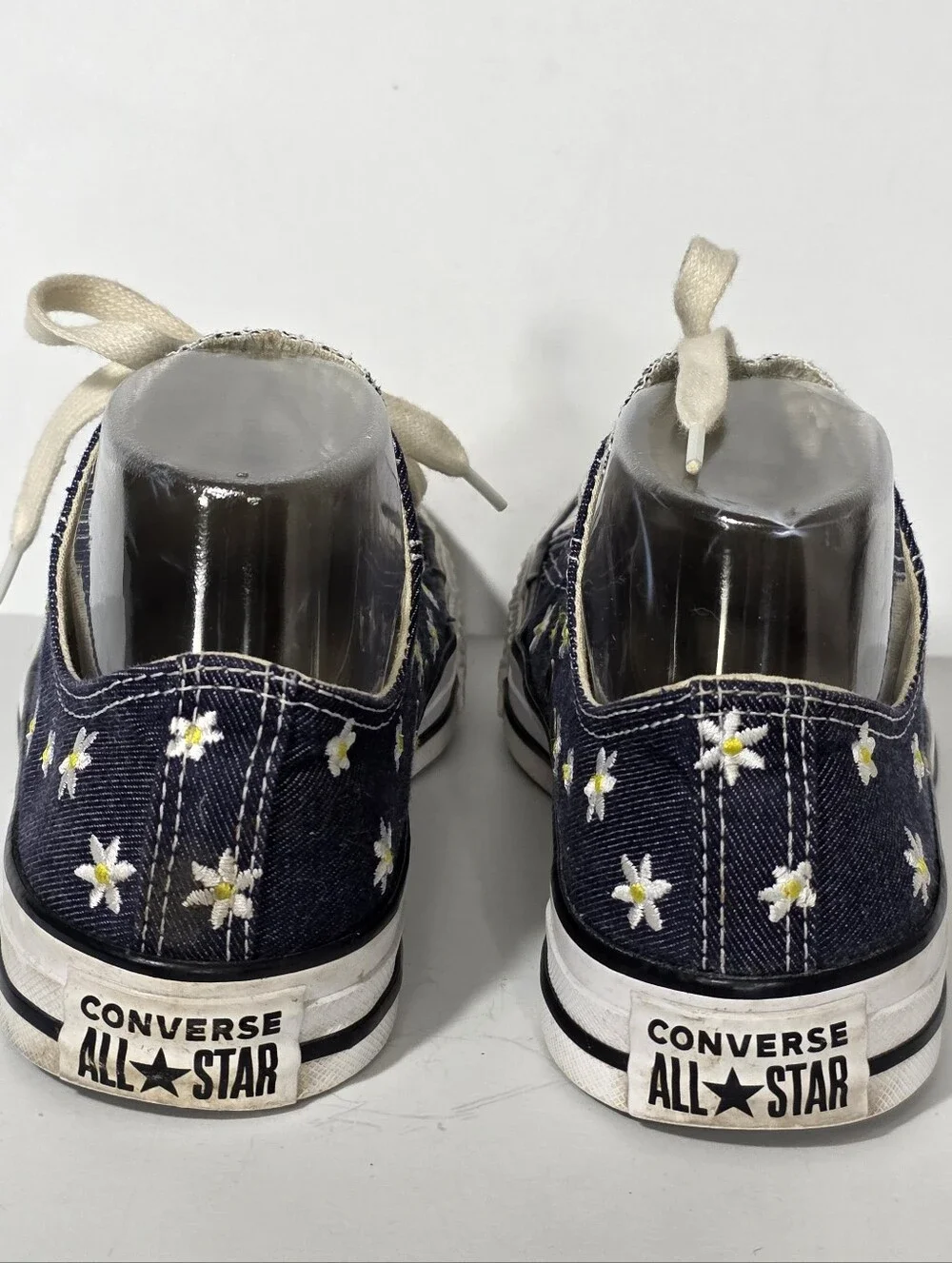 Converse All Star Low Top Navy Canvas Sneakers with Daisies  Women's Size 7.5